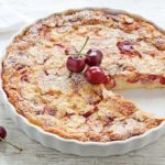 Clafoutis de cerises aux amandes et cannelle