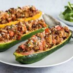 Courgettes farcies à la viande hachée et tomates