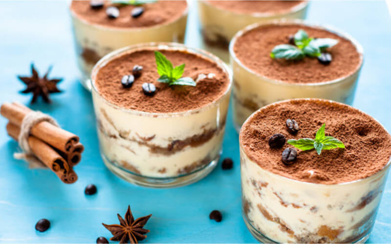 Tiramisu chocolat, poire et spéculoos en verrines