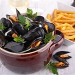 Moules frites au camembert de Normandie