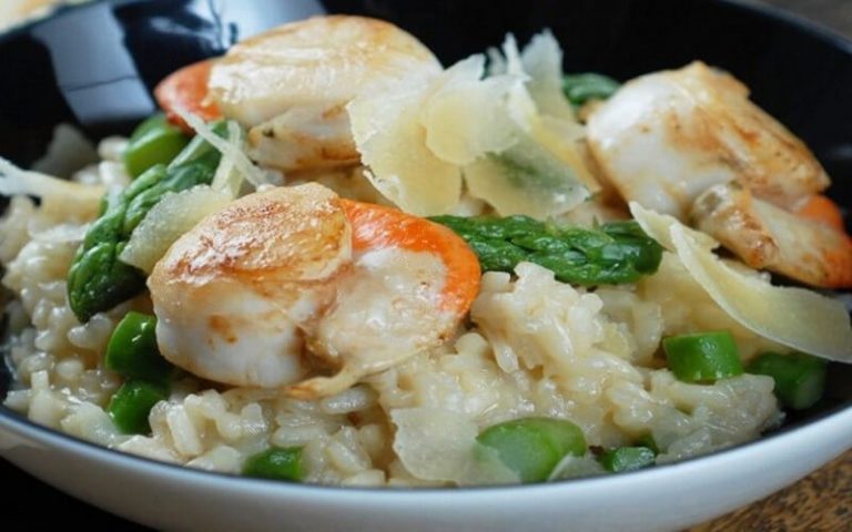 Risotto aux Saint-Jacques et aux asperges