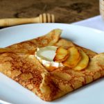 Crêpes au chèvre et pommes au caramel au beurre salé