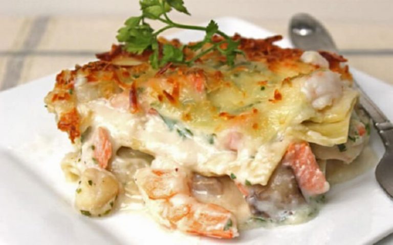 Lasagne aux fruits de mer à l’ail et vin blanc
