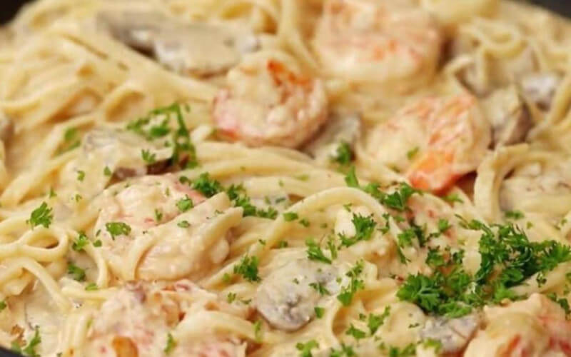 Linguines aux crevettes et champignons sauce crémeuse