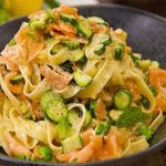 Pâtes au saumon et courgette à la crème fraîche