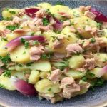 Salade de pommes de terre à l’oignon et au thon