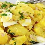 Salade de pommes de terre au thon et oeufs durs