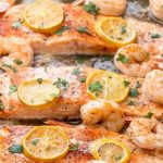 Saumon et crevettes aux asperges au four