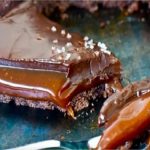 Tarte au chocolat, intérieur fondant au caramel salé