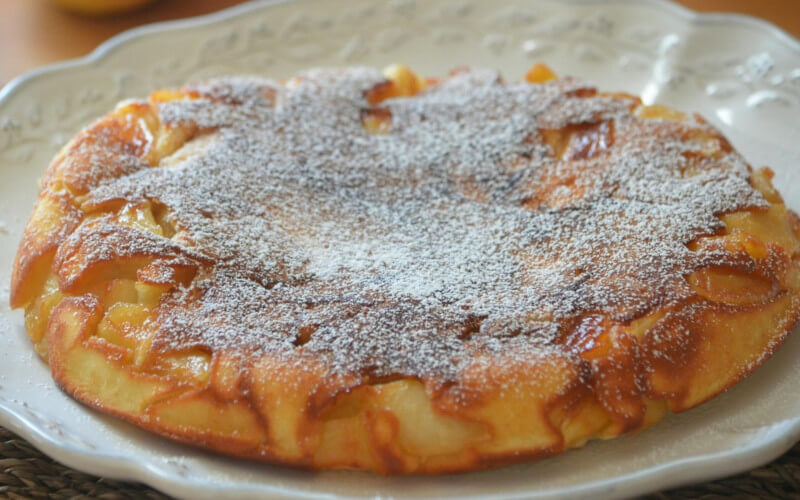 Gâteau aux pommes cuit à la poêle