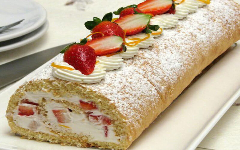 Gâteau roulé aux fraises de nos grand-mères