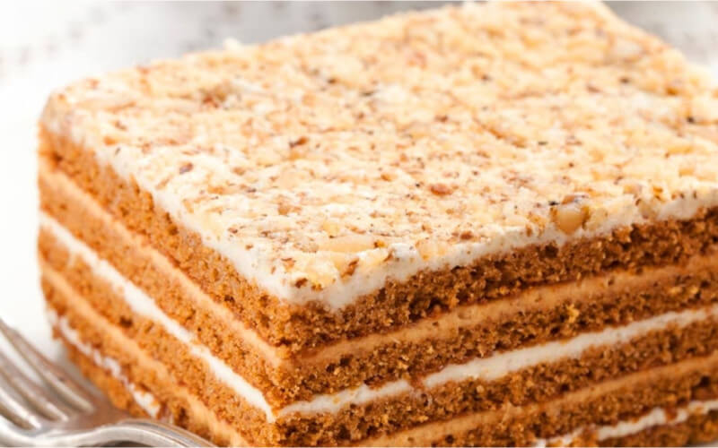 Gâteau russe au miel "Medovik "