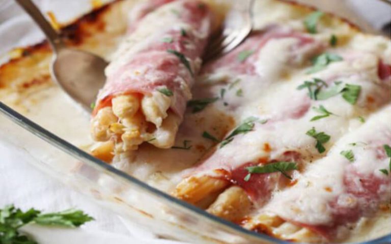 Gratin d’asperges au jambon et béchamel