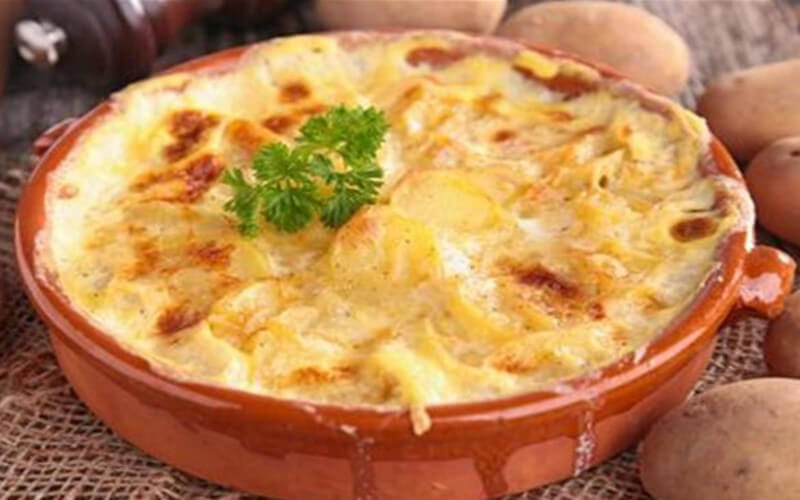 Gratin franc-comtois au fromage à raclette