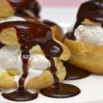 Profiteroles au chocolat dessert gourmand