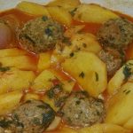 Ragoût de pommes de terre aux boulettes de viande hachée