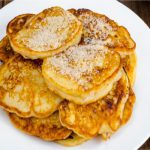 Crêpes aux pommes parfumées à la cannelle