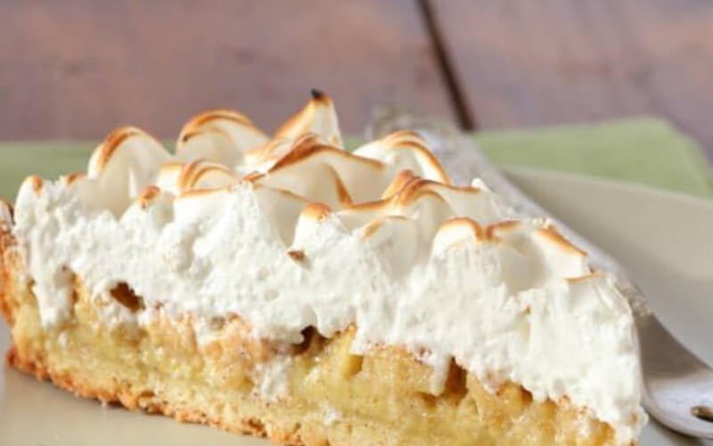 Tarte meringuée aux pommes à la crème fraîche