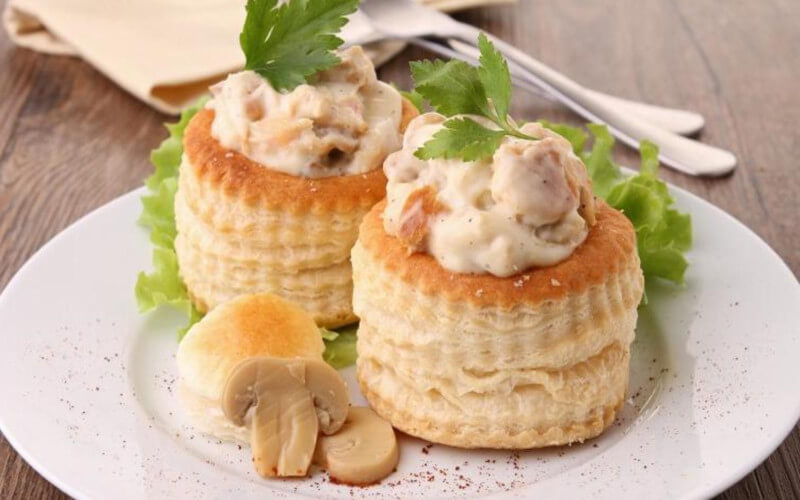 Vol-au-vent express au poulet et champignons