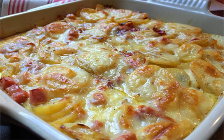 Gratin aux pommes de terre et jambon blanc