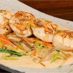 Pétoncles au poireau et au vin blanc