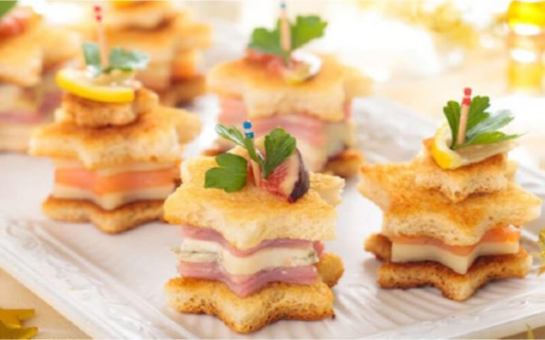 Tapas de noël au saumon, au parmesan et au jambon