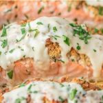 Filets de saumon avec sauce au vin blanc