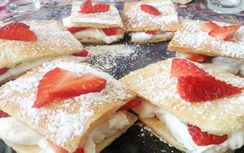 Strudel aux fraises et à la crème