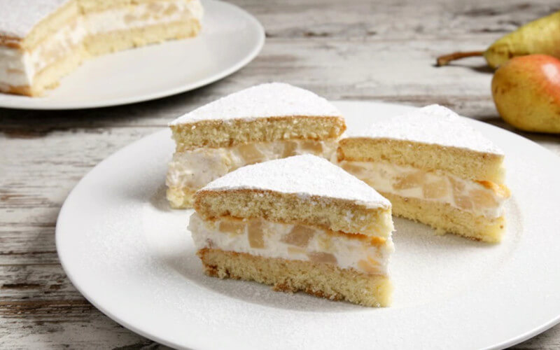 Gâteau crémeux aux poires et ricotta