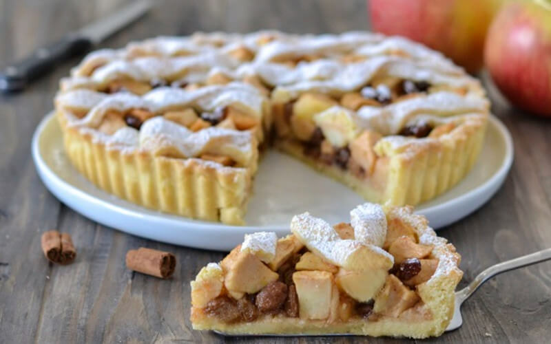 Tarte aux pommes de type strudel à la cannelle