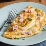 Omelette aux jambon et fromage de Cyril Lignac