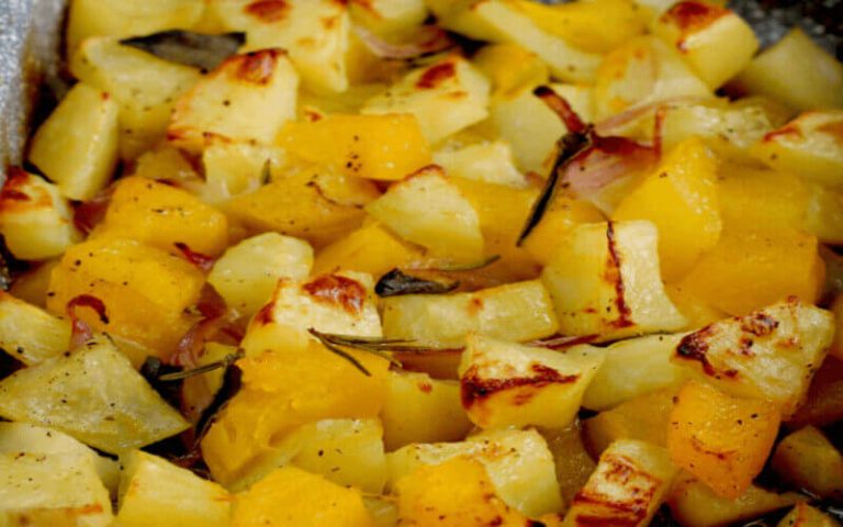 Pommes de terre, potiron et d’oignon à la citrouille au four