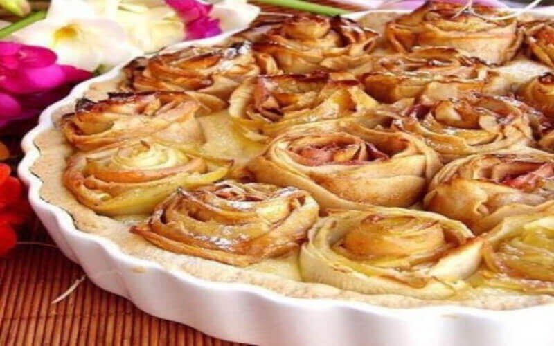 Tarte aux pommes en forme bouquet de roses