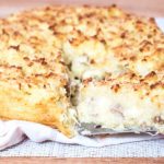 Tarte de pommes de terre émiettées et saucisses