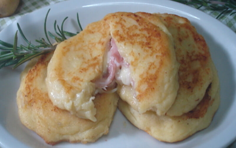 Tartelettes aux pommes de terre et jambon poêlées