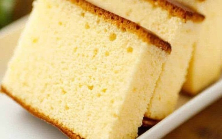 Gâteau à la vanille cuit au micro-ondes préparé en 5 minutes