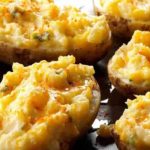 Pommes de terre farcies au porc et fromage