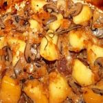 Ragoût d'agneau aux pommes de terre et champignons