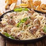 Spaghetti aux champignons et crème de parmesan