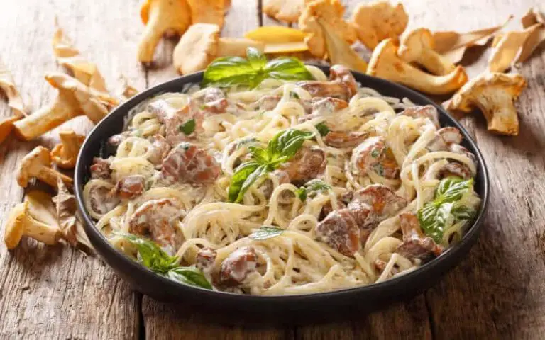 Spaghetti aux champignons et crème de parmesan
