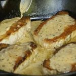 Côtelettes de porc désossées à la sauce crémeuse au citron