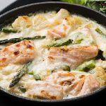 Gratin de saumon et asperges à la sauce au parmesan