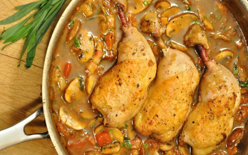 Poulet rôti chasseur aux champignons et lardons