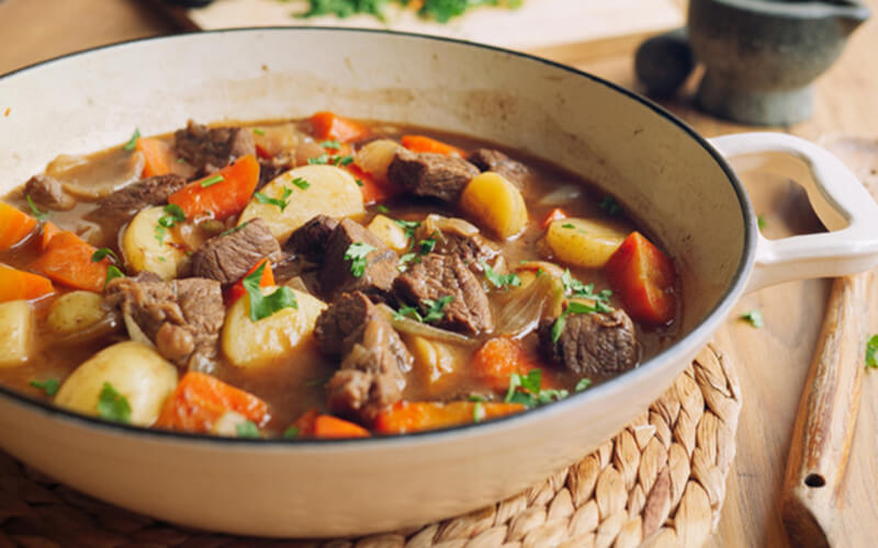 RAGOÛT DE BOEUF À LA MIJOTEUSE TRES APPETISSANT