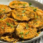 Aubergines gratinées à la chapelure et à l'ail