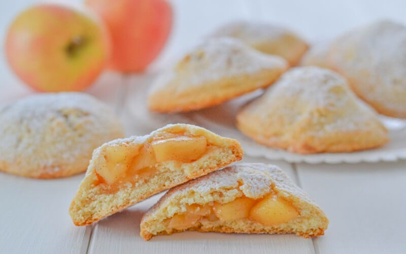 Biscuits farcis aux pommes à la cannelle