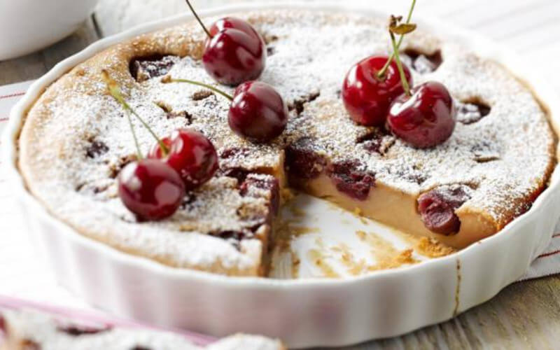 Clafoutis aux cerises Un Délicieux dessert aux fruits