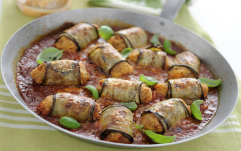 Rouleaux d'aubergines farcies