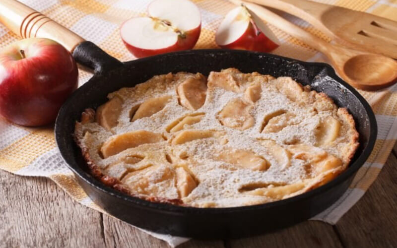 Tarte aux pommes à la poêle cuite en 15 minutes