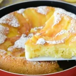 Tarte aux pommes dans une poele